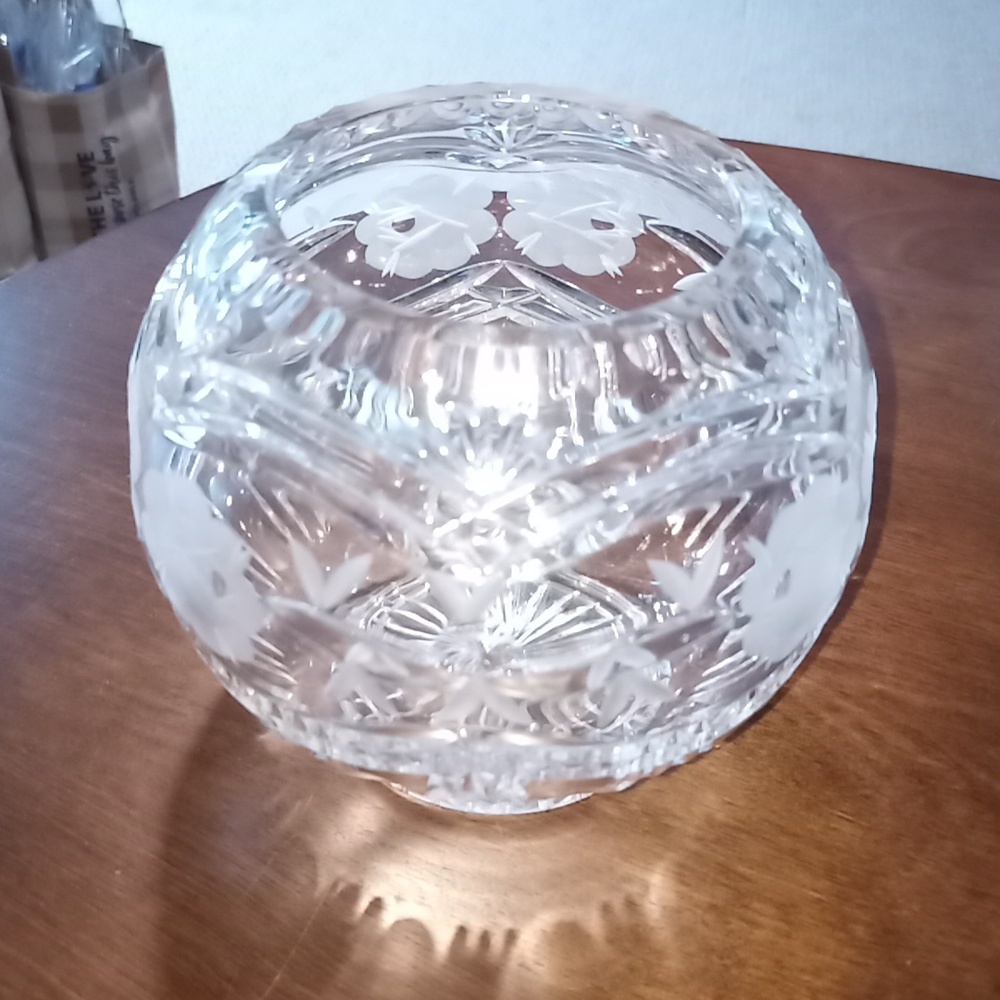Vintage Rogaska Cut Crystal Rose Bowl w/Etched Floral Design Poland 24% … - Picture 3 of 6